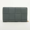 BottegaVenetaIntrecciatoLeatherRound-Zip-WalletGrey2