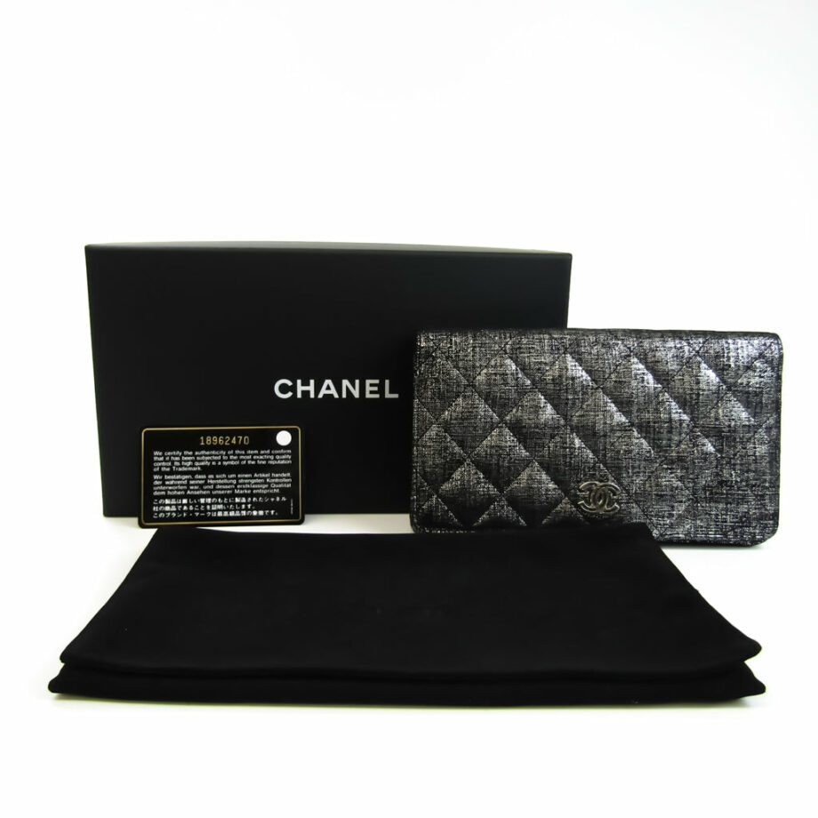CHANEL wallet