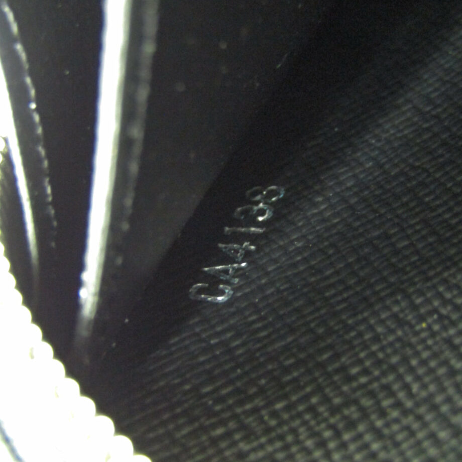 LOUIS VUITTON Portefeuille zippy