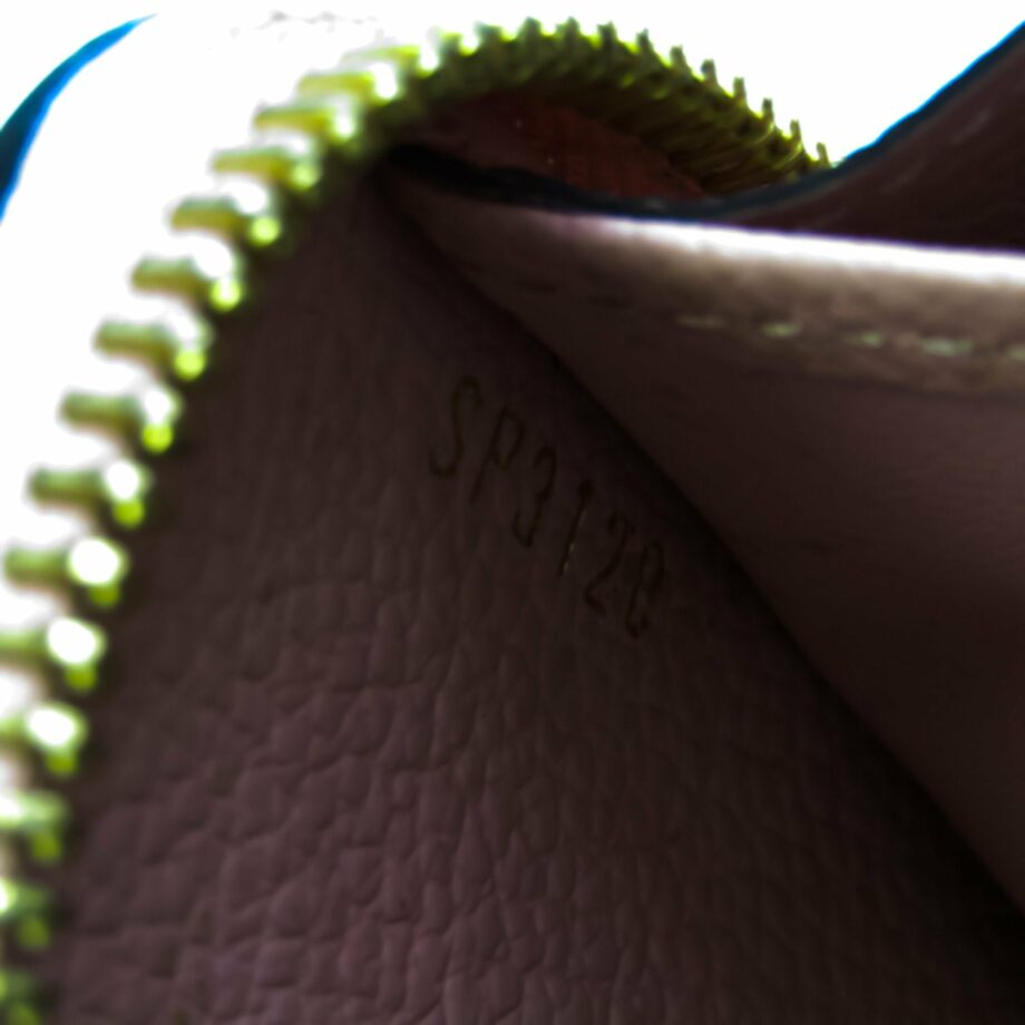 LOUIS VUITTON Portefeuille zippy