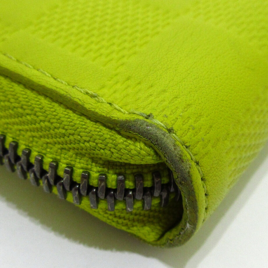 LOUIS VUITTON Zippy Wallet Vertical