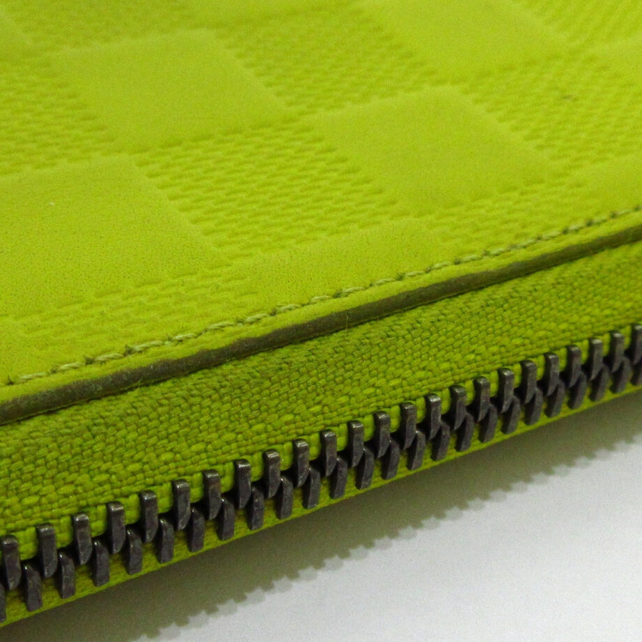 LOUIS VUITTON Zippy Wallet Vertical
