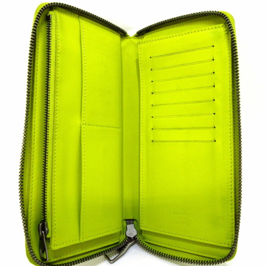 LOUIS VUITTON Zippy Wallet Vertical
