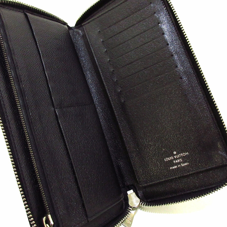 LOUIS VUITTON Zippy Wallet Vertical