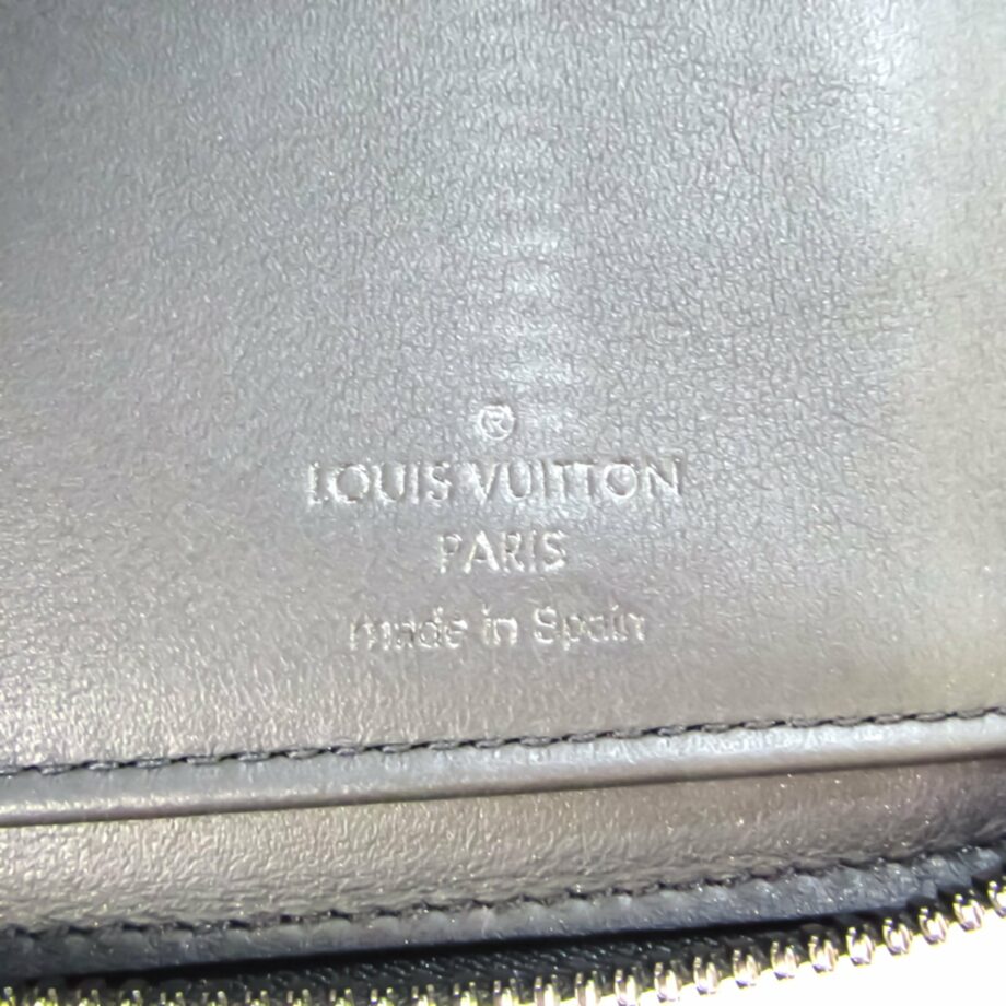 LOUIS VUITTON Zippy Wallet Vertical