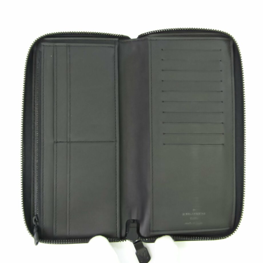 LOUIS VUITTON Zippy Wallet Vertical