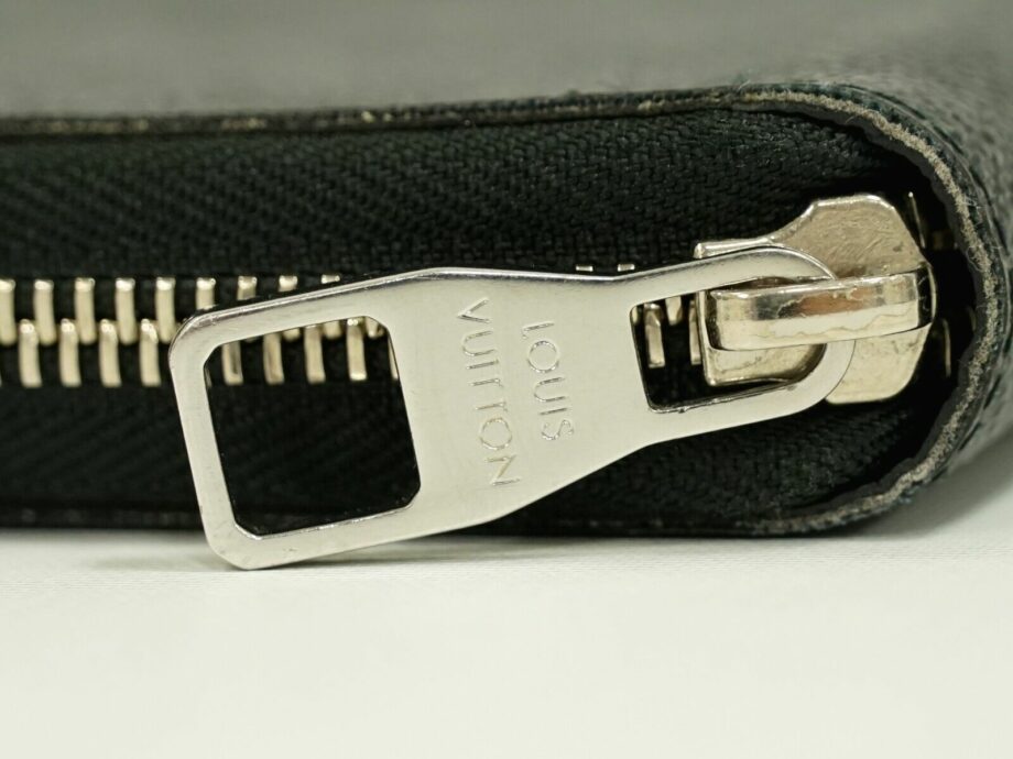 LOUIS VUITTON Zippy organizer