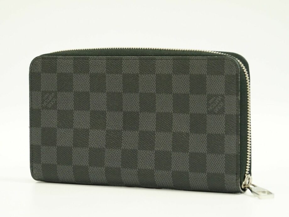 LOUIS VUITTON Zippy organizer