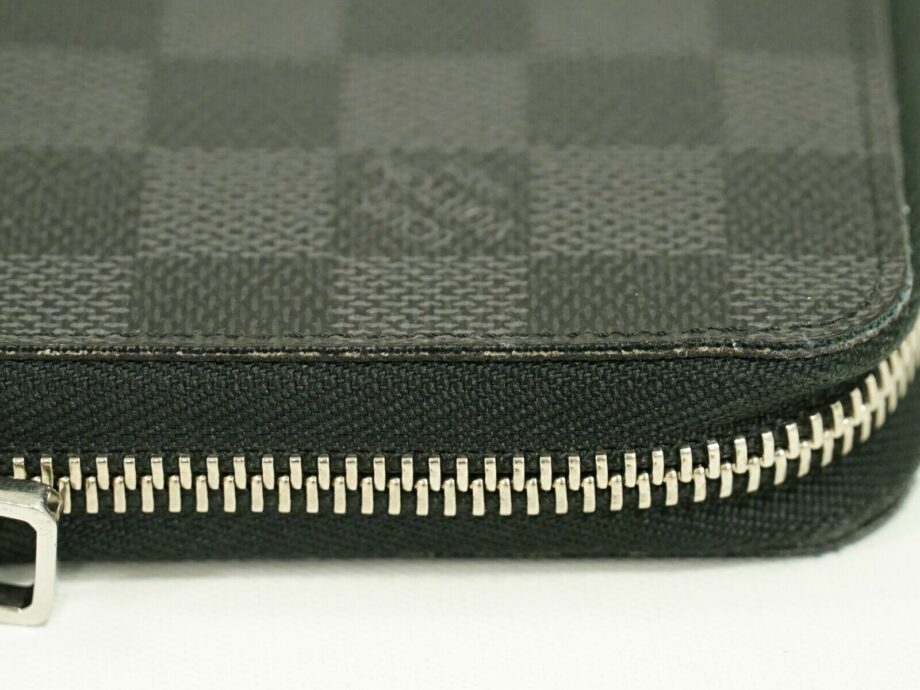 LOUIS VUITTON Zippy organizer