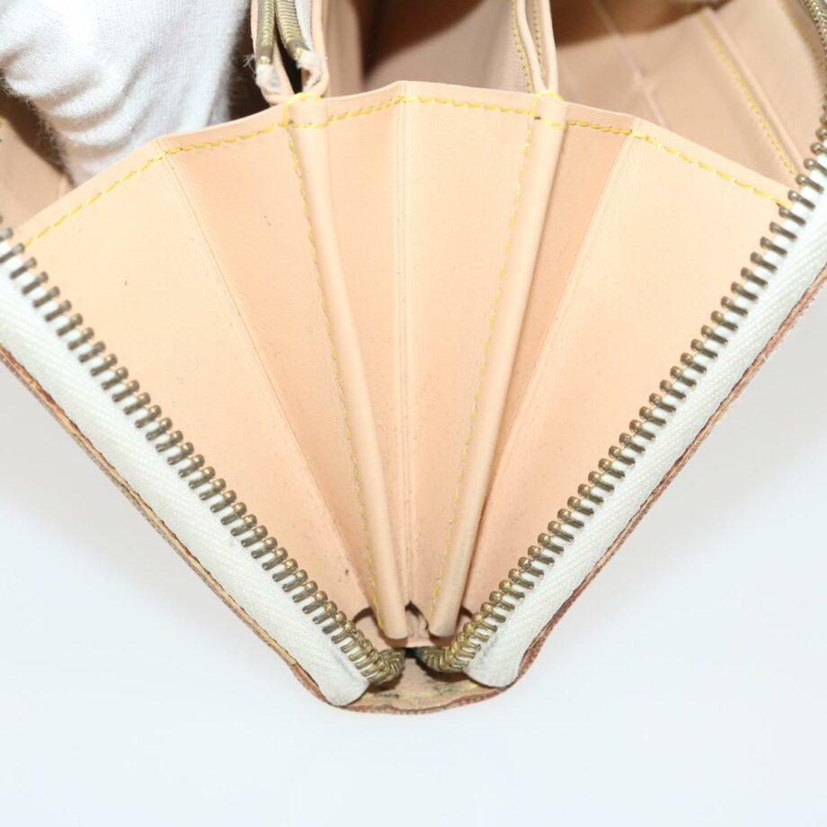 LOUIS VUITTON Zippy wallet