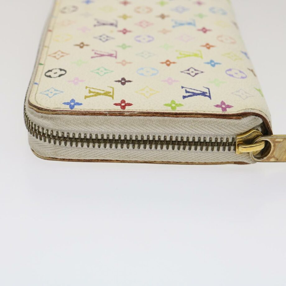 LOUIS VUITTON Zippy wallet