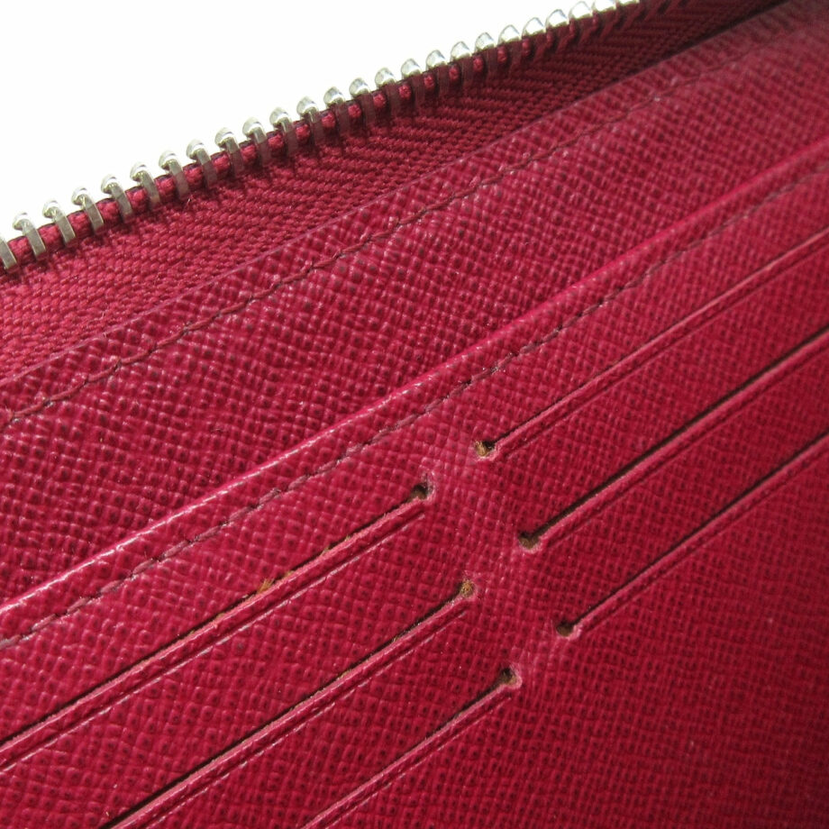 LOUIS VUITTON Zippy wallet