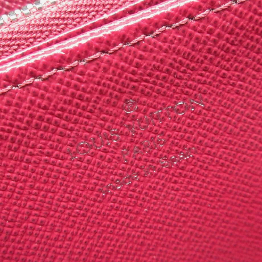 LOUIS VUITTON Zippy wallet