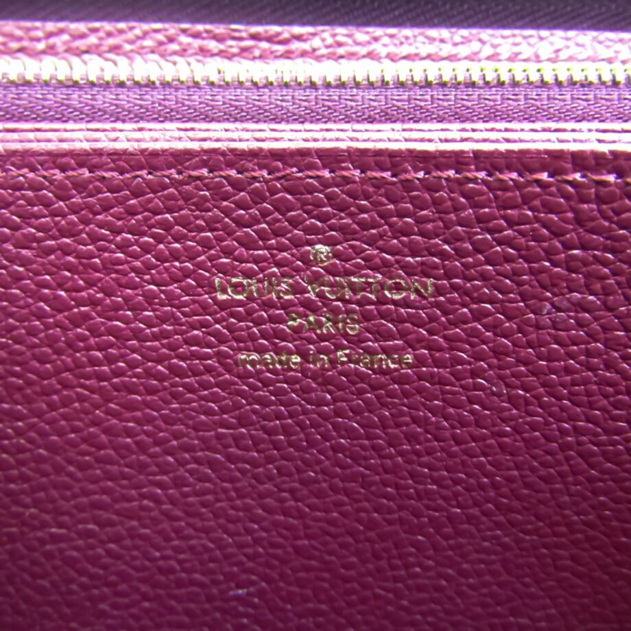 LOUIS VUITTON Zippy wallet