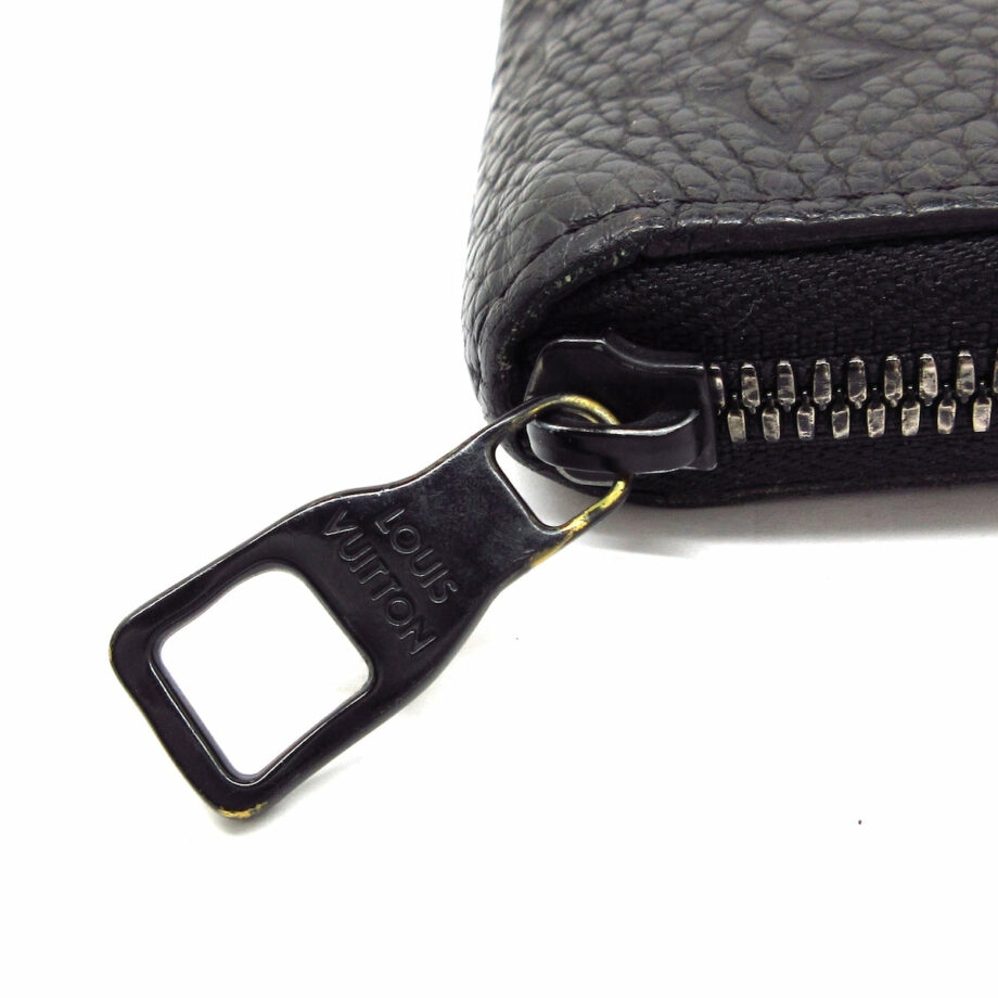 LOUIS VUITTON Zippy wallet