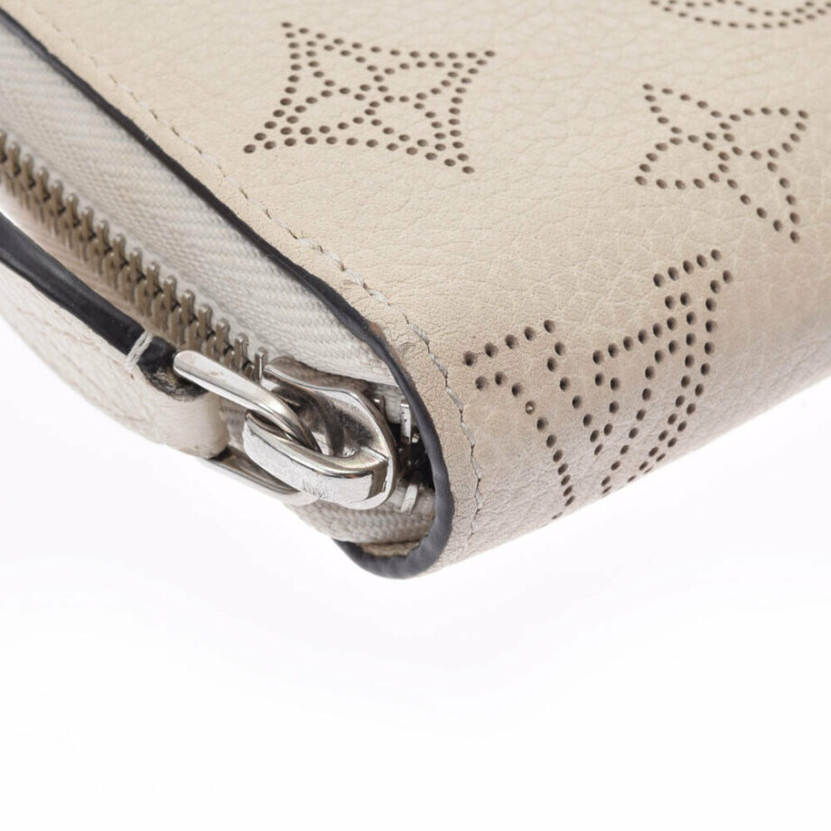 LOUIS VUITTON Zippy wallet