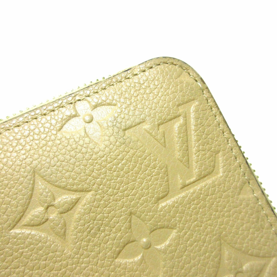 LOUIS VUITTON Zippy wallet