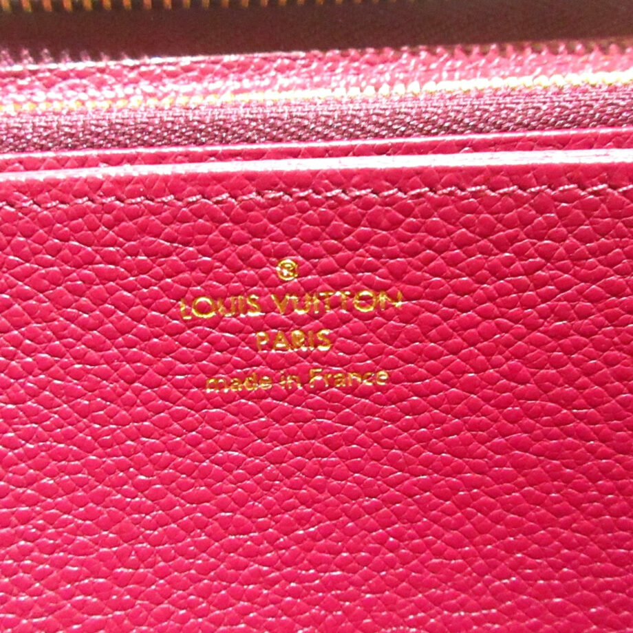 LOUIS VUITTON Zippy wallet