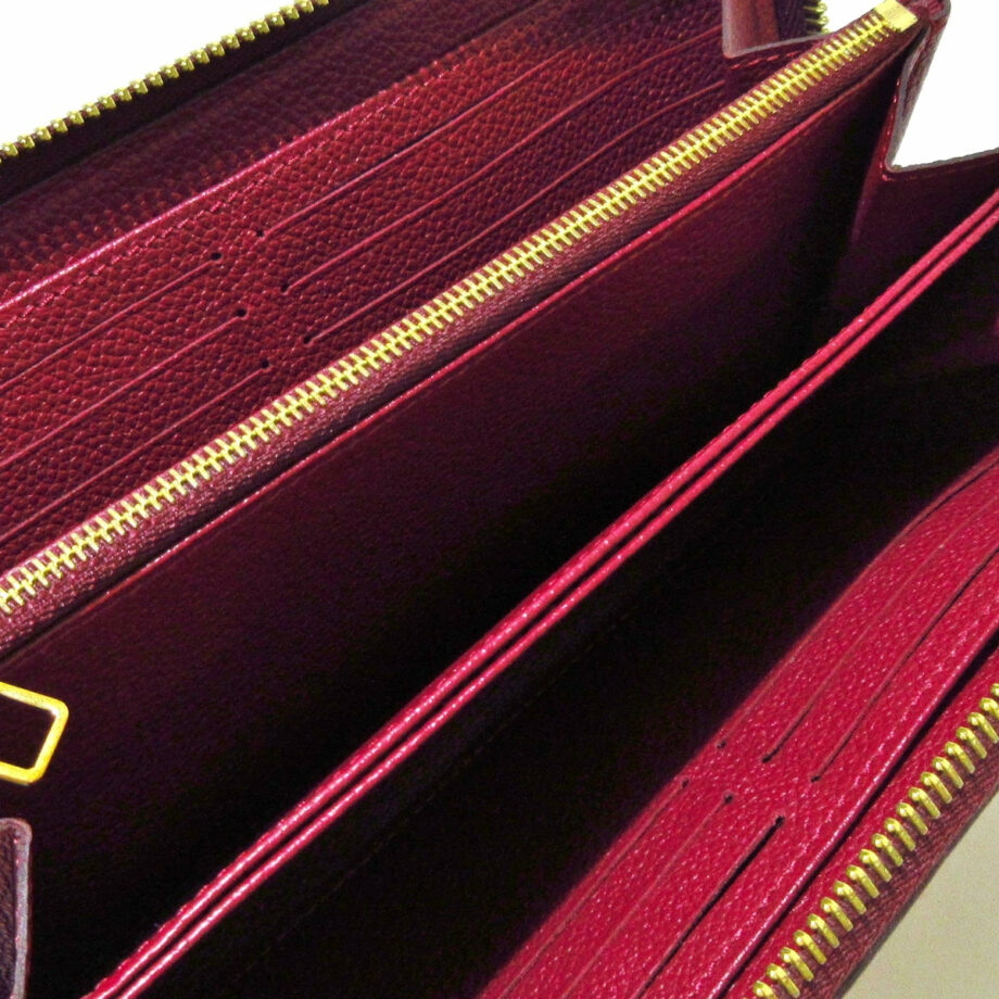 LOUIS VUITTON Zippy wallet
