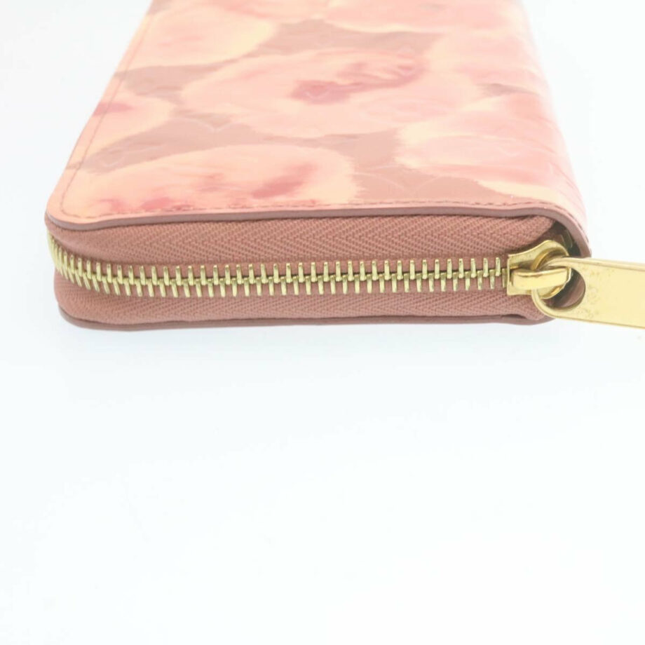 LOUIS VUITTON Zippy wallet