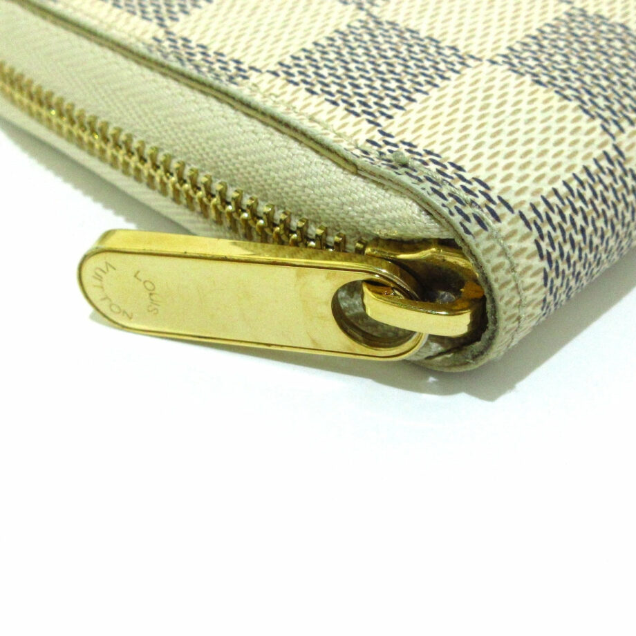 LOUIS VUITTON Zippy wallet