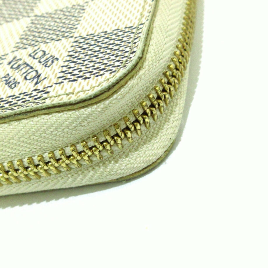LOUIS VUITTON Zippy wallet