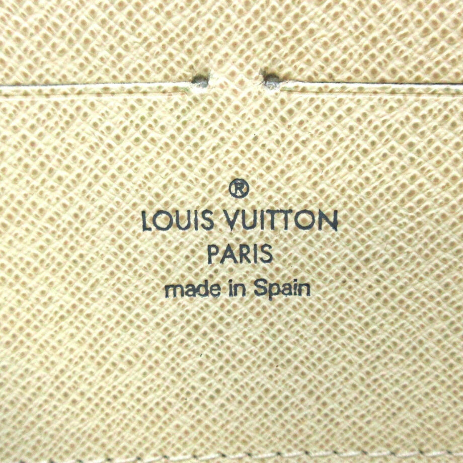 LOUIS VUITTON Zippy wallet