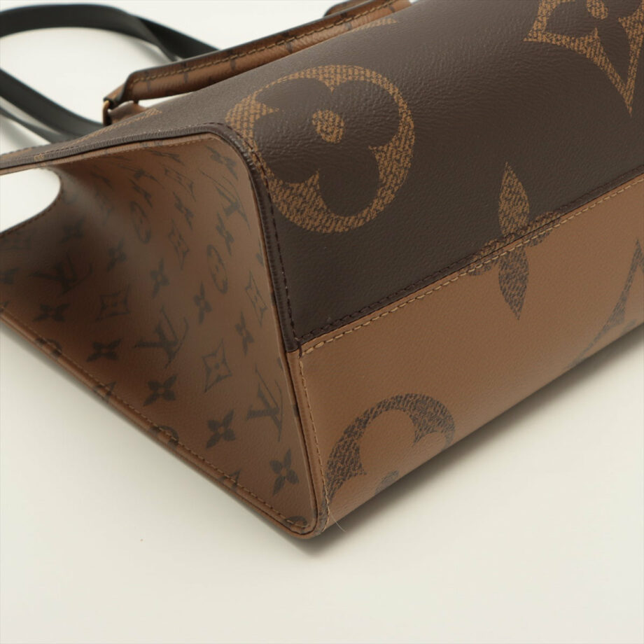 Louis Vuitton Monogram Giant Reverse On the Go