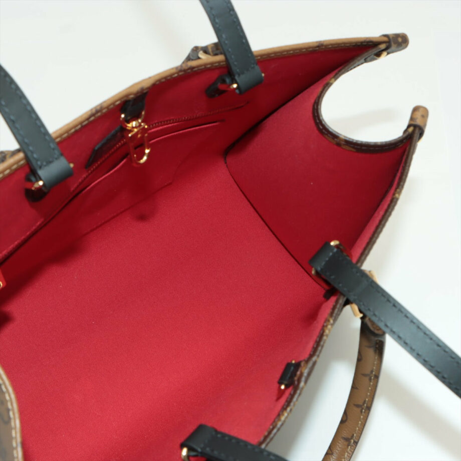 Louis Vuitton Monogram Giant Reverse On the Go