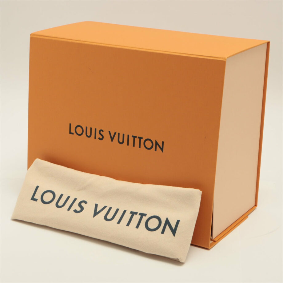 Louis Vuitton Monogram Giant Reverse On the Go