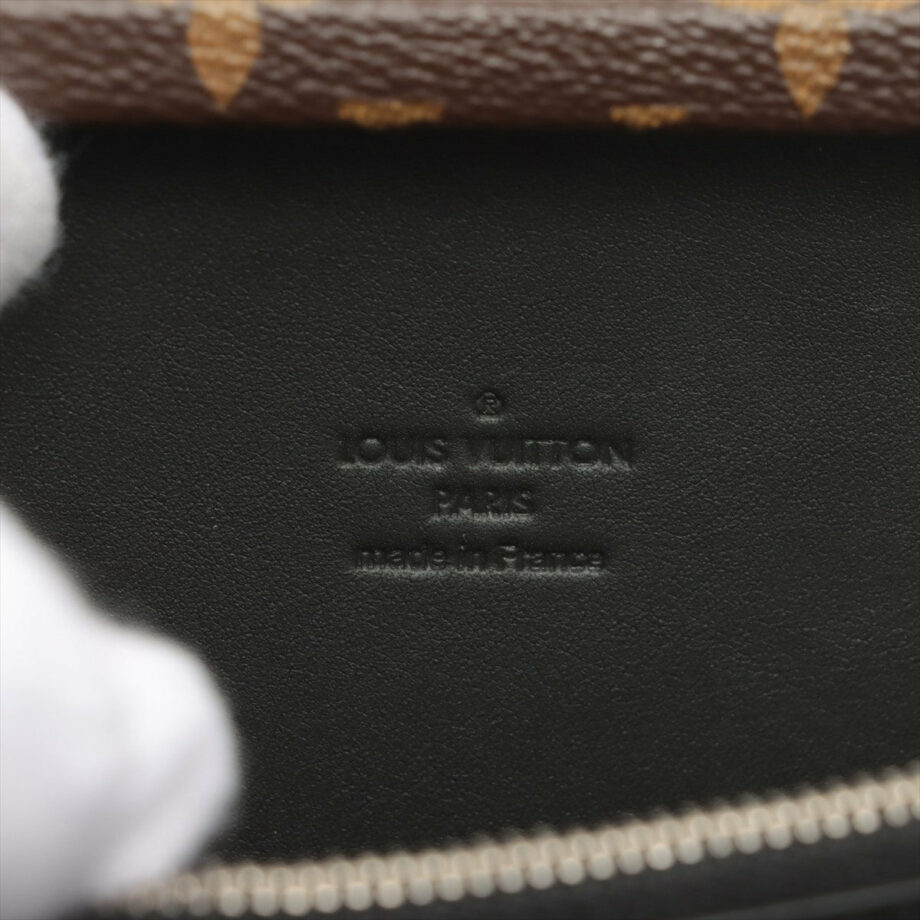 LouisVuittonMonogramMacassarClutchbox09