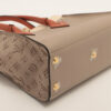 LouisVuittonMonogramTuffetageOnMySide04_1
