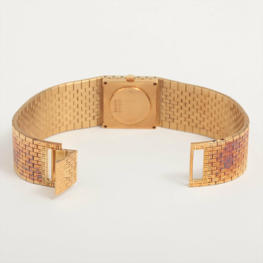 Piaget  Black-Face