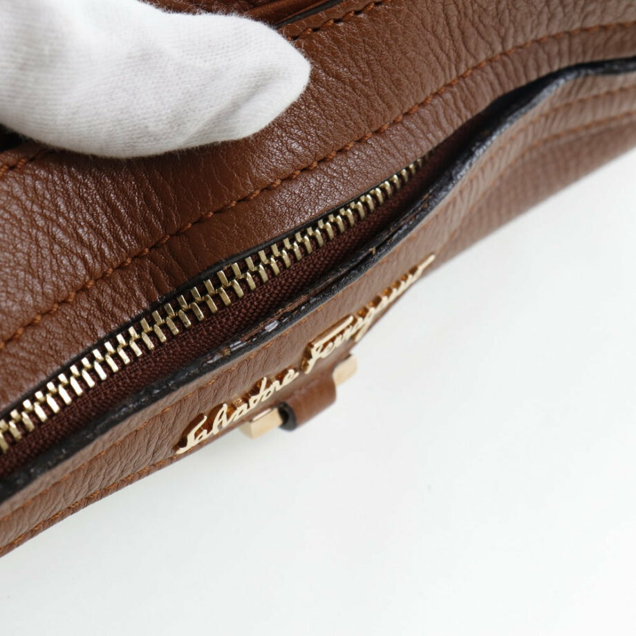 SALVATORE FERRAGAMO shoulder