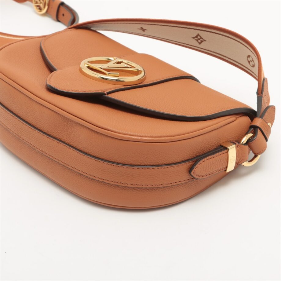 Louis Vuitton LV Logo Pont Neuf soft MM