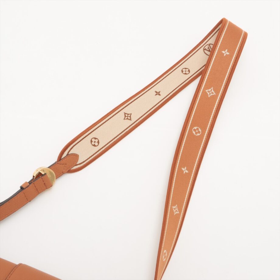 Louis Vuitton LV Logo Pont Neuf soft MM