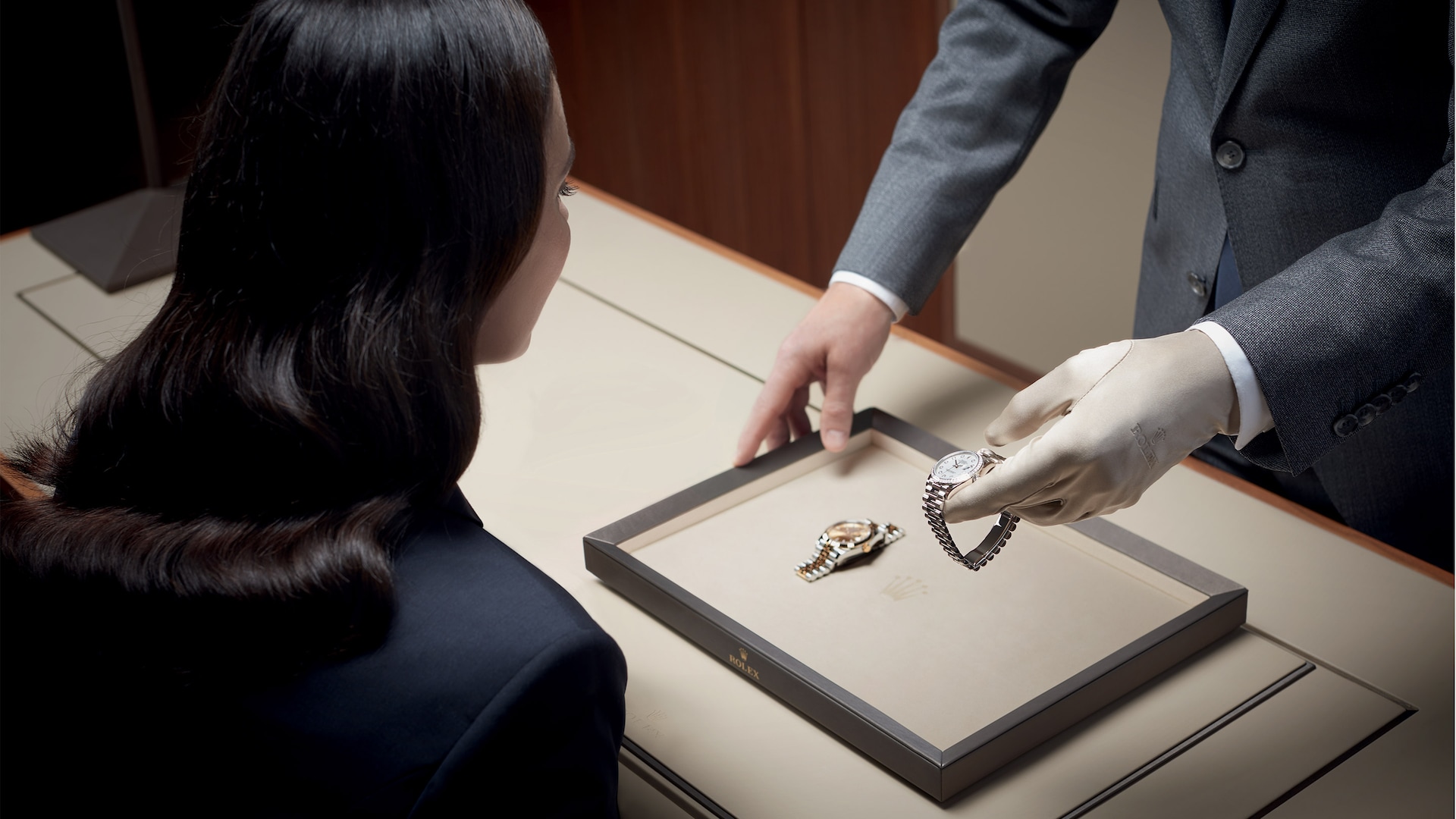 buy-a-rolex_xxxxx_7214_shoot_shop_geneva_retail_campaign_client_vendeur_pub_25_03_2019-sm_iso_01