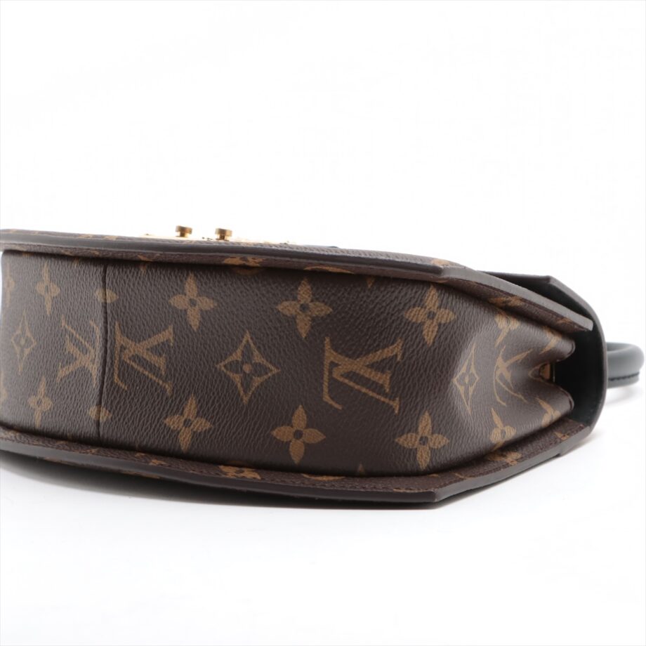 Louis Vuitton Monogram Reverse Tilsitt