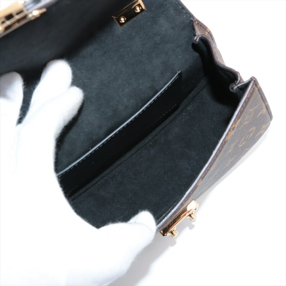 Louis Vuitton Monogram Reverse Tilsitt