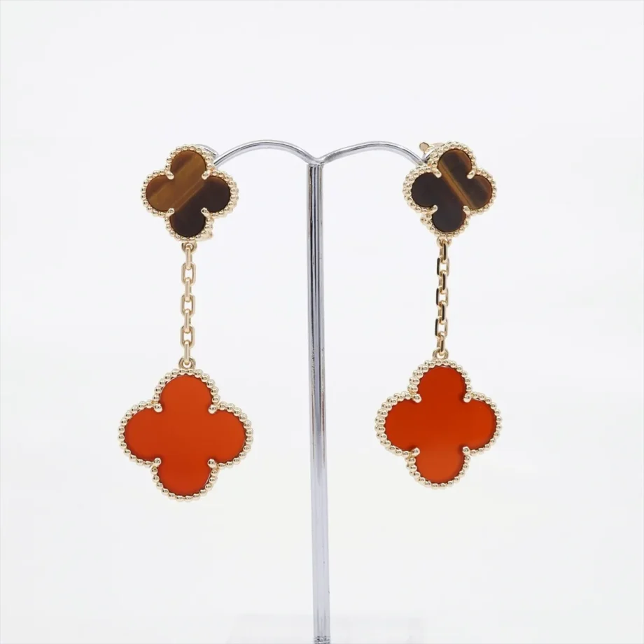 Magic Alhambra Carnelian Tiger earrings eye Piercing Van Cleef & Arpels
