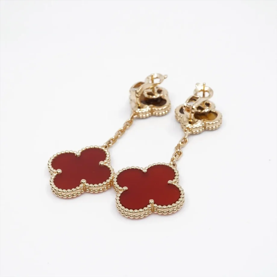 Magic Alhambra Carnelian Tiger earrings eye Piercing Van Cleef & Arpels