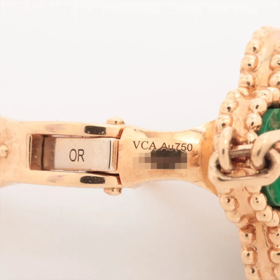 Magic Alhambra earrings 3 motifs Van Cleef & Arpels