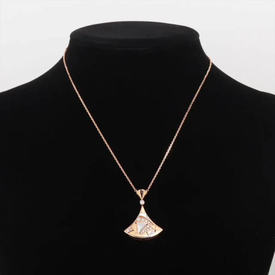 Bvlgari Divas Dream Necklace shells diamond